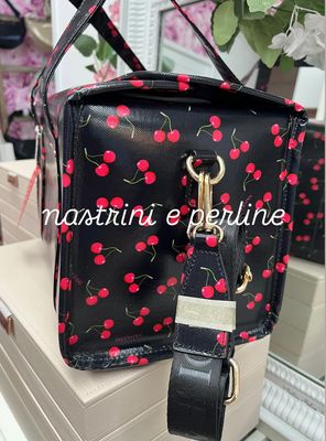 Bauletto Naj-Oleari cherry fondo nero con tracolla 61481