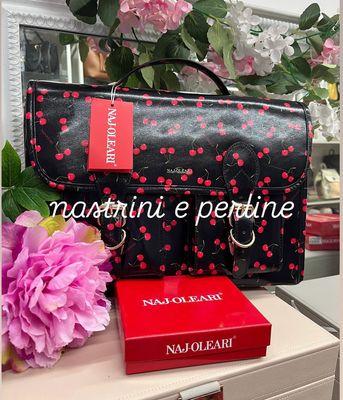 Cartella zaino cherry fondo nero Naj-Oleari cod.