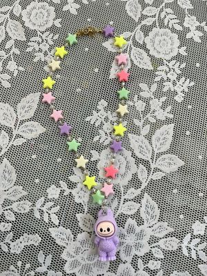 Collana corta stelline mostriciattolo lilla