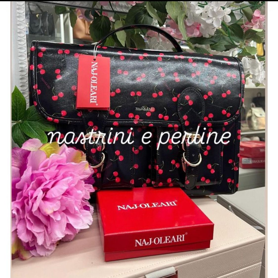 Cartella zaino cherry fondo nero Naj-Oleari cod.