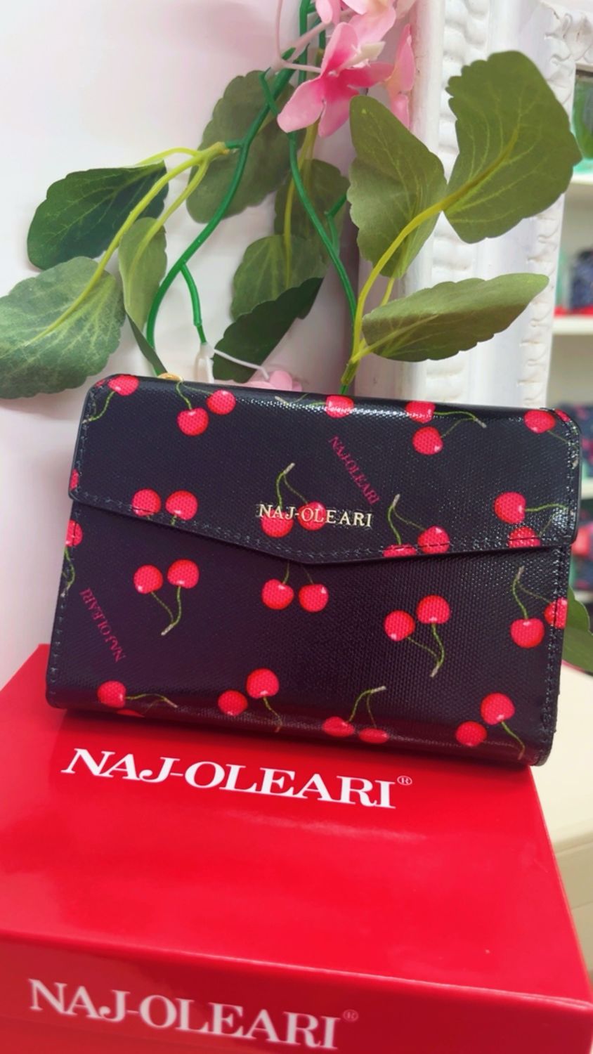 Portafoglio con patta Naj-Oleari cherry fondo nero