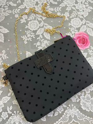 Tracollina piatta Camomilla Milano Polka glam nera