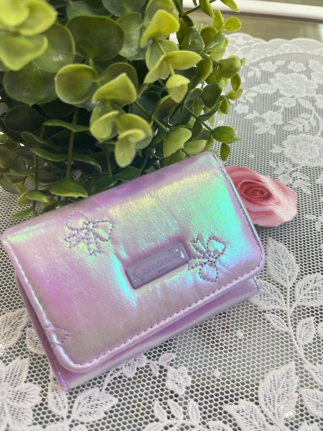 Piccolo portafoglio Camomilla Milano lilla olografico