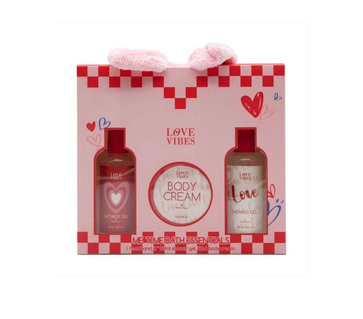 Confezione bath time Camomilla Milano con fascia love vibes