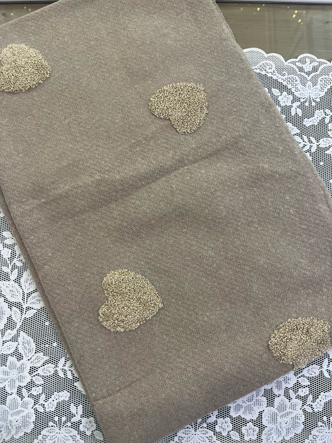 Sciarpa Cuori bouclé tortora