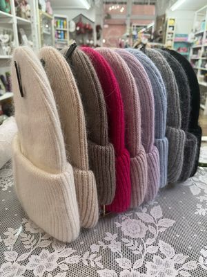Cappello caldo liscio nero