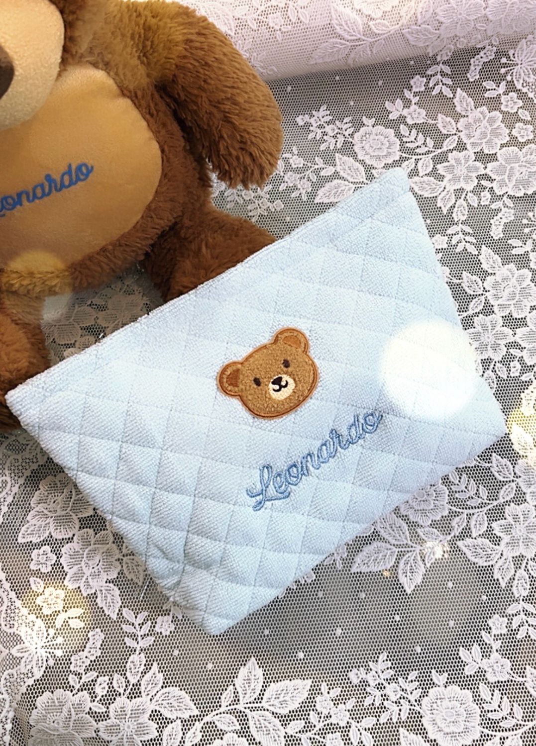 Trousse alta in microspugna celeste con orsetto personalizzabile