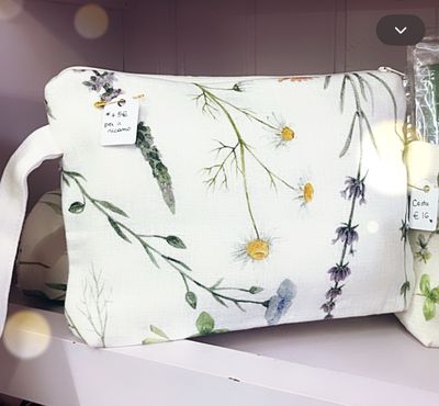 Pochette con polsino in lino giardino di primavera