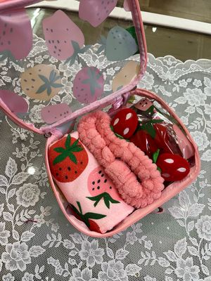 Set travel Fruit Strawberry Camomilla Milano 13085