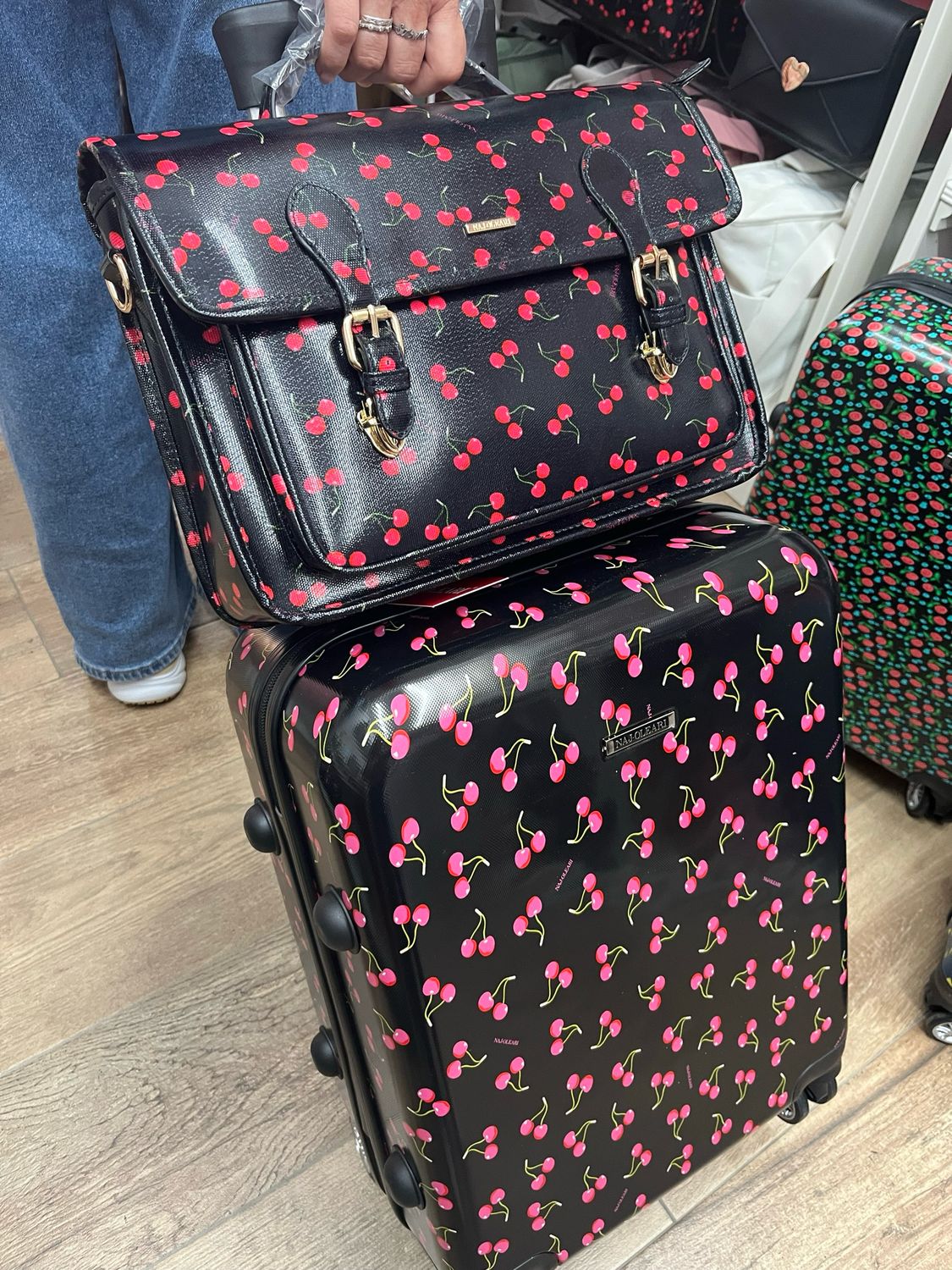 Trolley da cabina Naj-Oleari cherry fondo nero