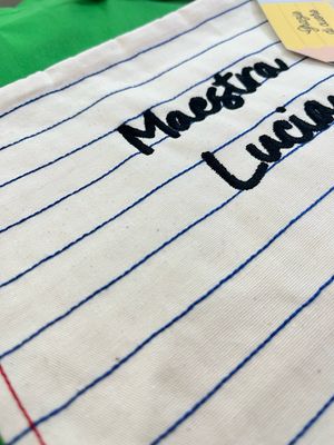 Pochette personalizzata ricamata tema Maestra