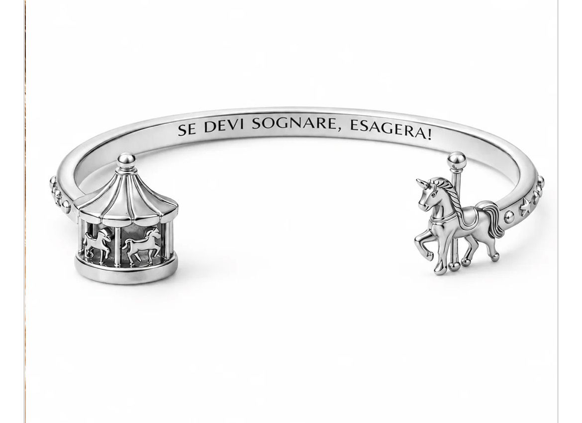 Bracciale rigido color argento carosello e cavallo Se devi sognare esagera! Mad Tea