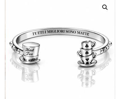 Bracciale rigido color argento cilindro e tazzine Tutti i migliori sono matti Mad Tea