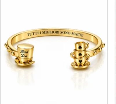 Bracciale rigido color oro cilindro e tazzine Tutti i migliori sono matti Mad Tea