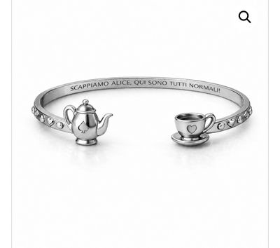Bracciale rigido color argento teiera e tazzina Scappiamo Alice, qui sono tutti normali Mad Tea