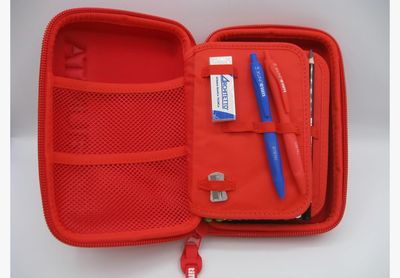 Astuccio One Time Tinta Unita Rosso Vivo