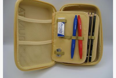 Astuccio One Time Tinta Unita Giallo chiaro