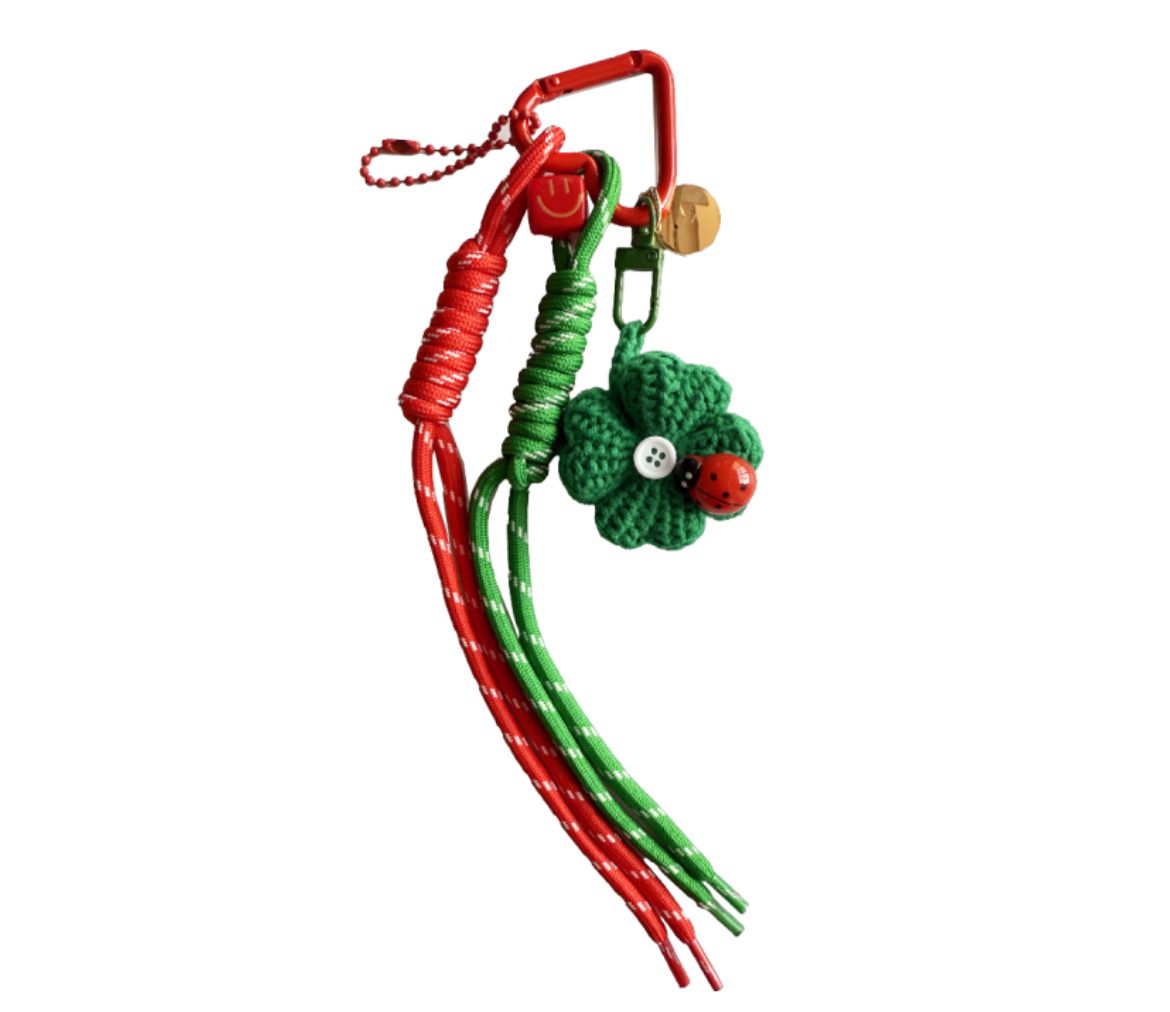 PORTACHIAVI CHARM PORTAFORTUNA Quadrifoglio verde uncinetto 29842 Camomilla Milano