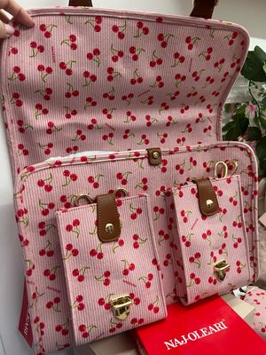 Cartella zaino cherry fondo rosa Naj-Oleari cod. 60421