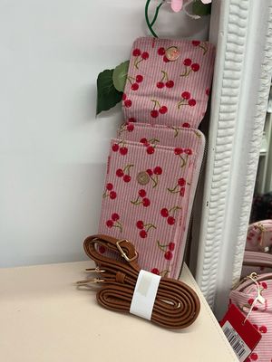 Porta cellulare con tracolla cherry fondo rosa Naj-Oleari 2526