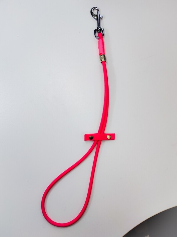 Halsschlaufe Biothane rund 50cm neonrosa Halsschlaufe Biothane rund 50cm neonrosa
