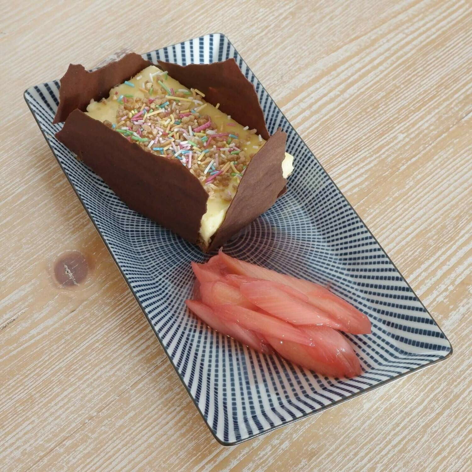 Limonentarte mit weißer Schokolade - 9,00 EUR Limonentarte mit weißer Schokolade - 9,00 EUR