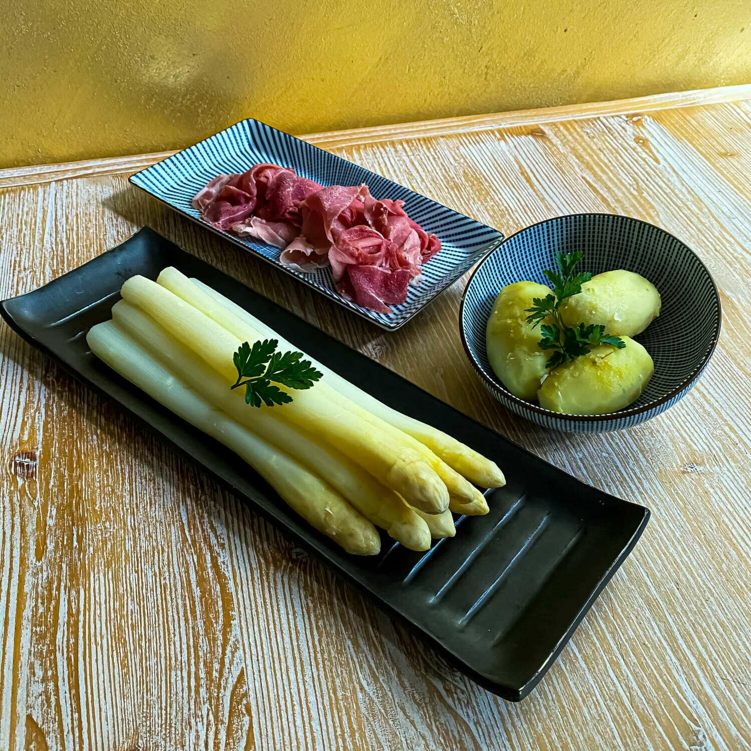 Deutscher Spargel (500g Rohgewicht), geschält und vorgegart mit neuen ...