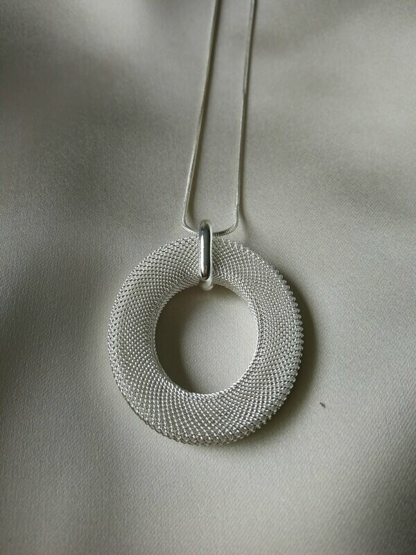 COLGANTE CON CIRCULO MALLADO,Plata 925
