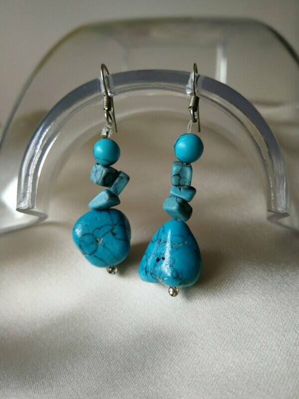 PENDIENTES IRREGULARES DE TURQUESA