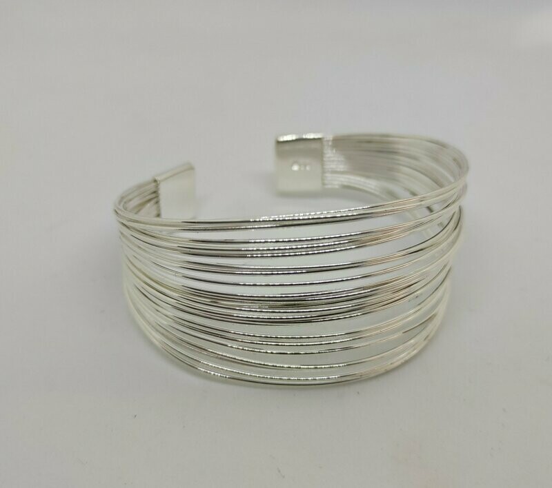 BRAZALETE MIL HILOS.