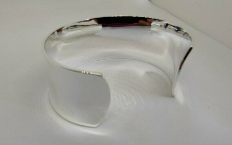 BRAZALETE LISO PLATA.
