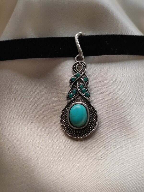 Chocker  ovalado turquesa.
