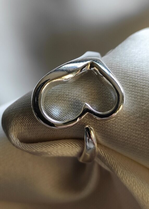 Anillo de corazón.