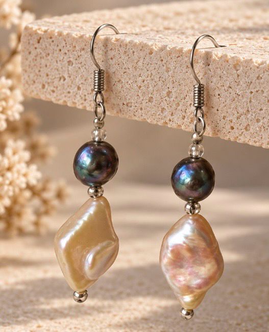 PENDIENTES DE NÁCAR Y PERLA GRIS.