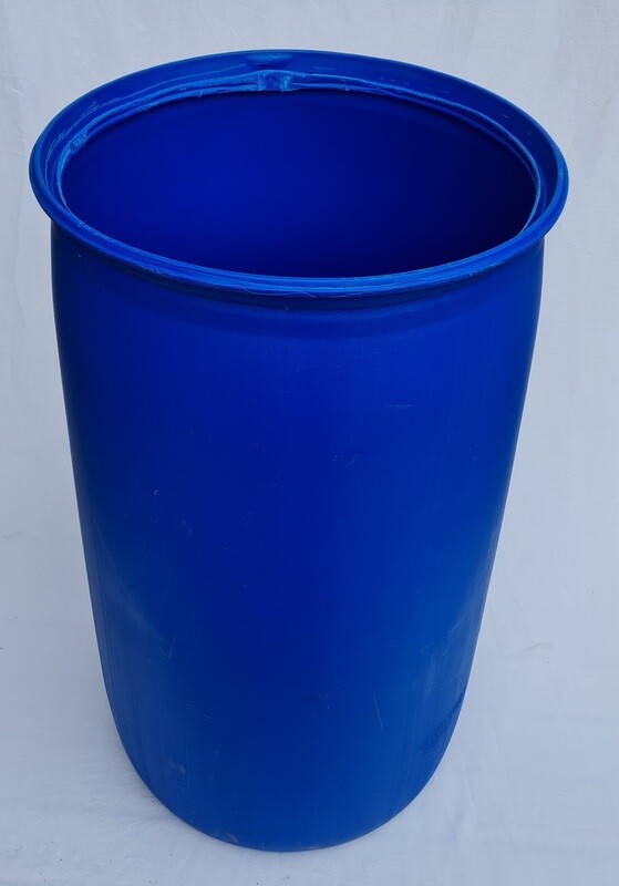 Muovitynnyri 200 L avattu