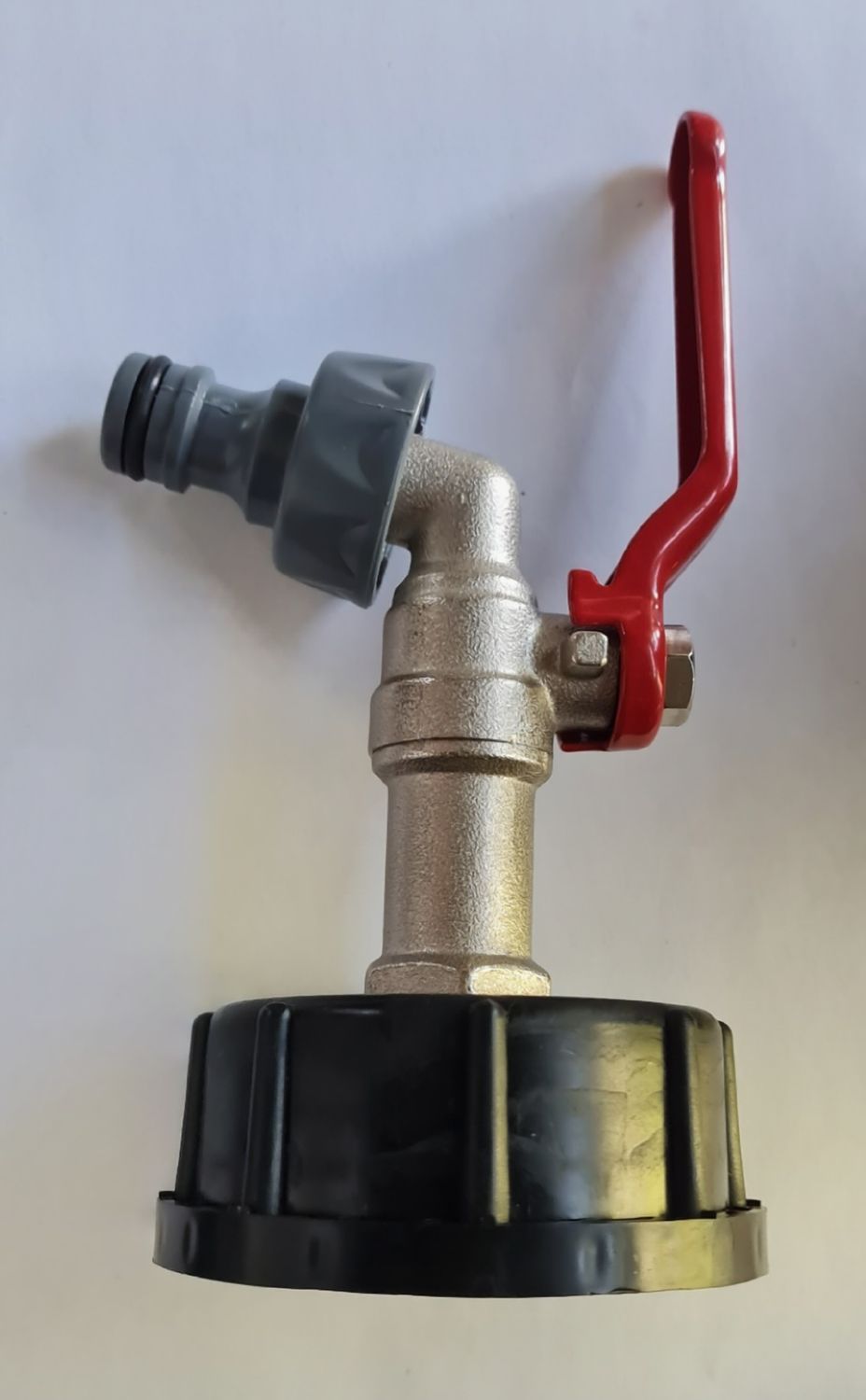 Tynnyrihana metallinen, laitettuna valmiiksi korkkiin. PIKALIITTIMELLÄ