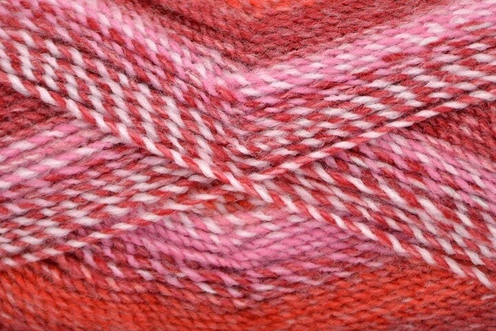 Universal Yarns Major #128 (Valentine)