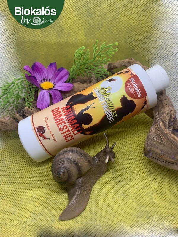 SHAMPOO LAVAGGI FREQUENTI ANIMALI DOMESTICI - igienizzante, protettivo, illuminante - 250ml