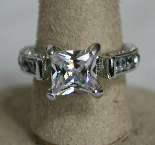 Ring: Ladies - Sterling Silver - Morganite - Size 6 1/2