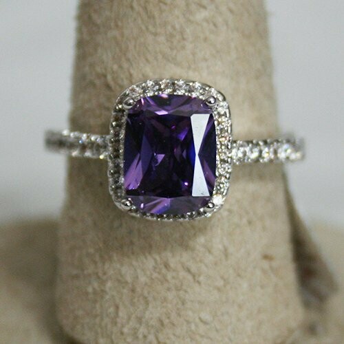 Ring: Ladies - Sterling Silver - Opal - Size 6 1/2