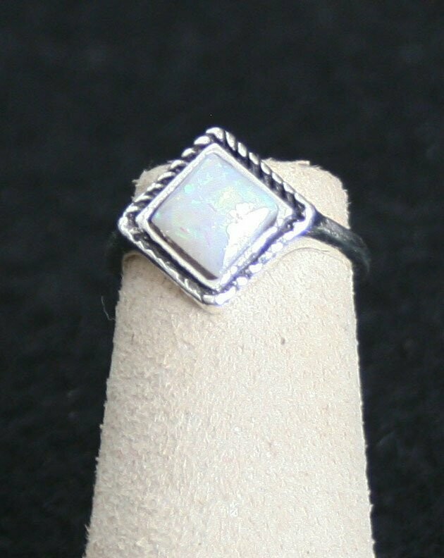Ring - Silver - Opal - 3 1/2