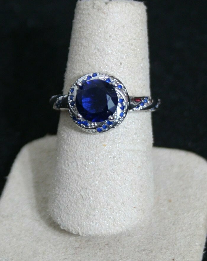 Ring - Woman's - Sterling Silver - Onyx - Size 7 1/2