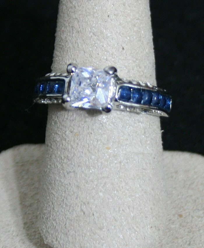 Ring -Woman's - Sterling Silver - Sapphire - Size 8
