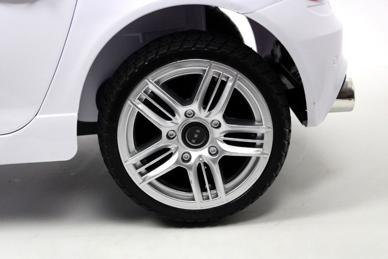 RIVERTOYS автомобиль BMW b222bb