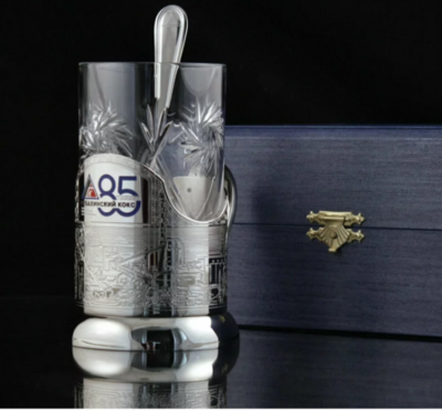Корпоративный бизнес подарок Подстаканник с покрытием золотом 999°, никелем + стакан из богемского стекла + чайная ложка (изделие с вашими логотипами, надписями, символами)