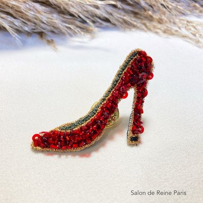 Pin’s Talon aiguille
