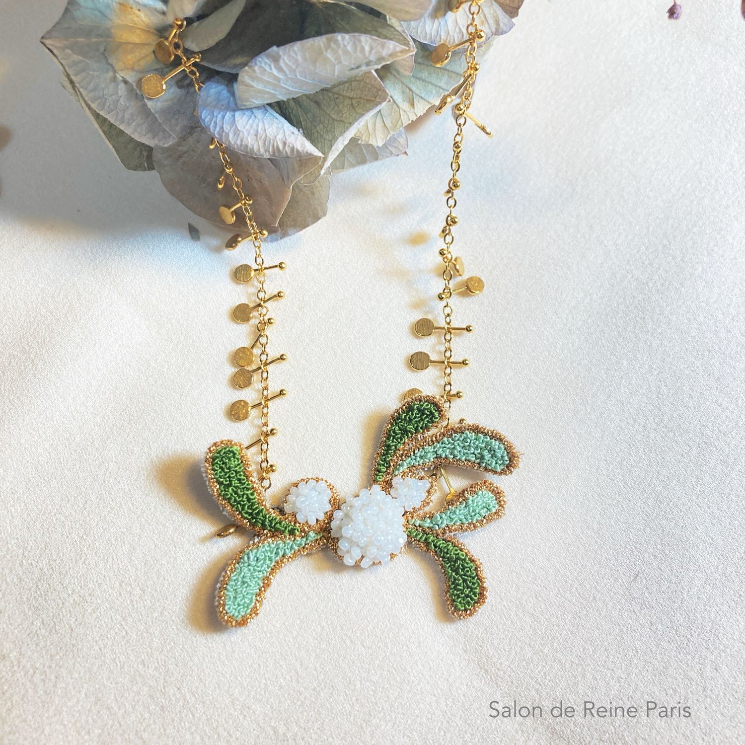 Collier Ras Du Cou Gui