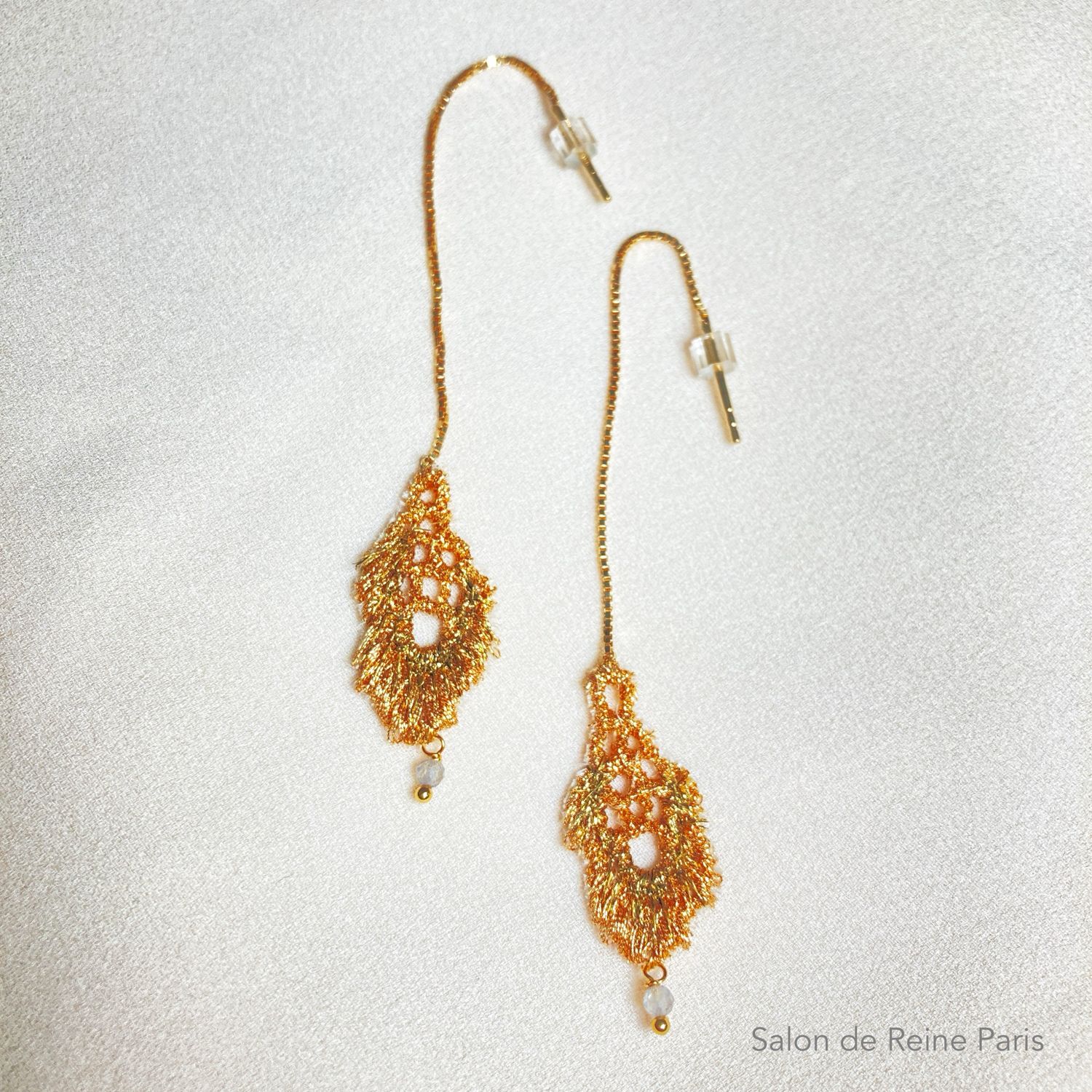 Boucles d’oreilles Pétales d’or longue