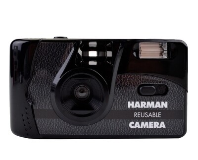 Kentmere Harman reusable 35mm camera with Flash + 2x PAN 400 Film