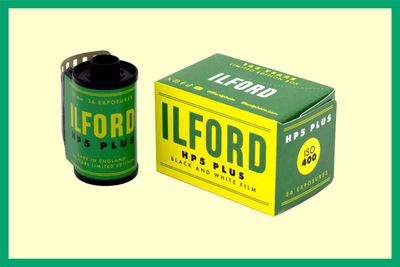 Ilford HP5 Plus Black and White Negative Film (35mm Roll Film, 36 Exposures) expired 08/2027 CELEBRATING 145 YEARS OF ILFORD HISTORY WITH 1950’S INSPIRED RETRO PACKAGING